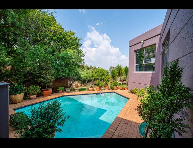 4 BEDROOM HOUSE FOR SALE IN NORTHCLIFF